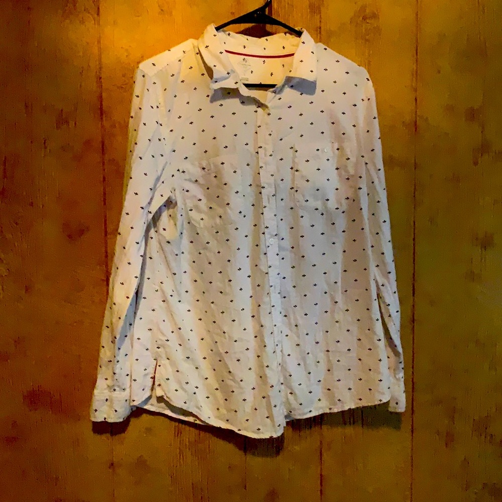 Button up white an blue collared